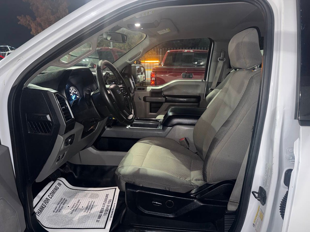 Ford F-150 Vehicle Full-screen Gallery Image 07