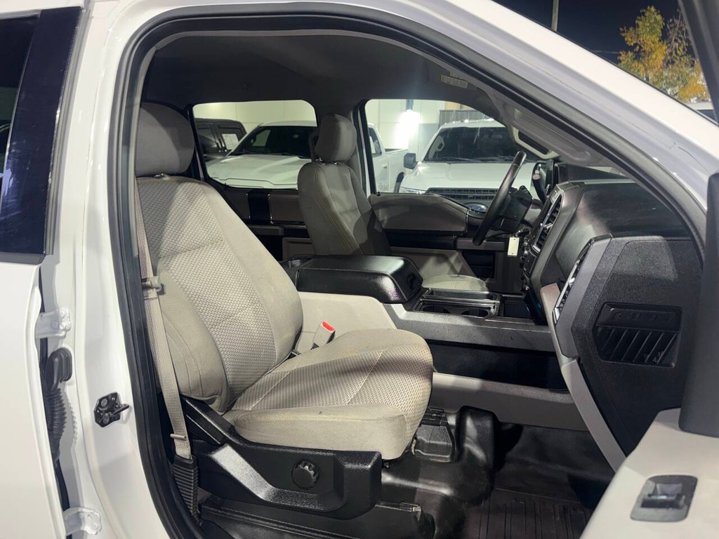 Ford F-150 Vehicle Full-screen Gallery Image 10