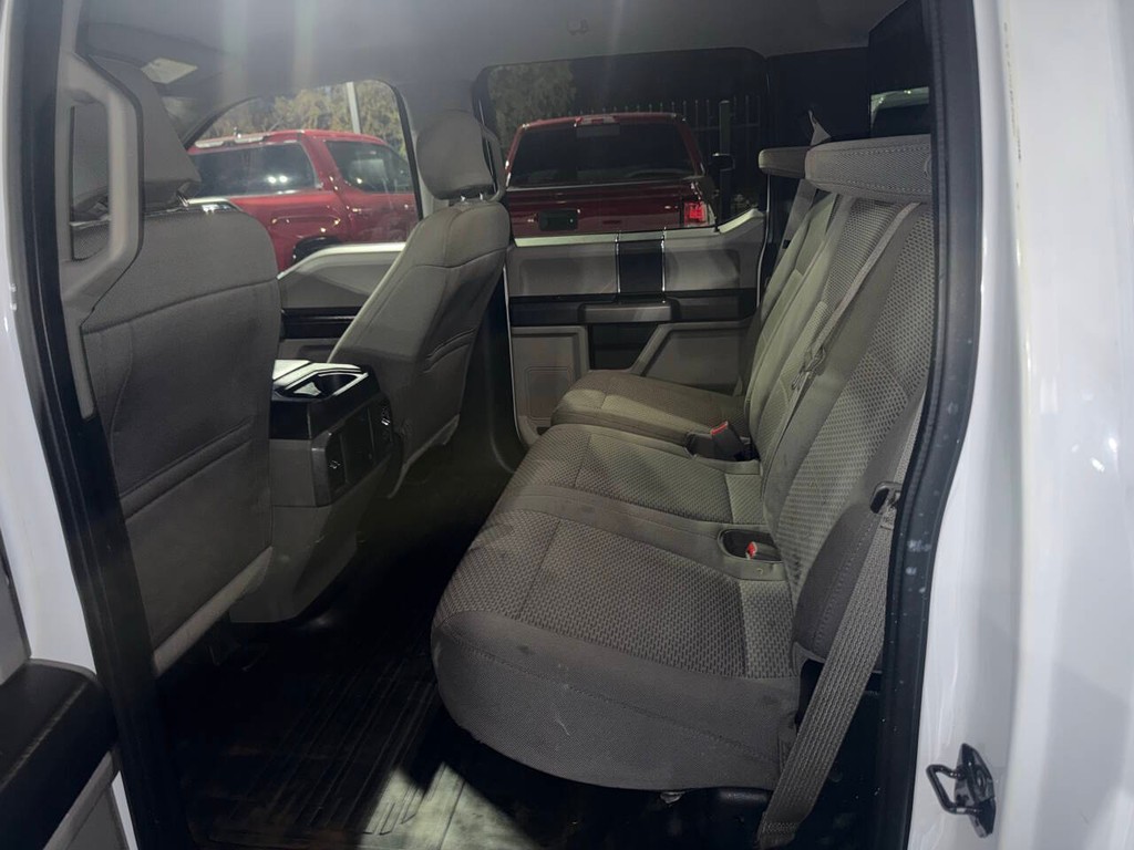 Ford F-150 Vehicle Full-screen Gallery Image 13