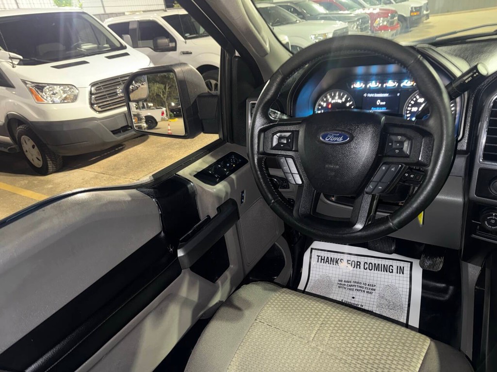 Ford F-150 Vehicle Full-screen Gallery Image 19