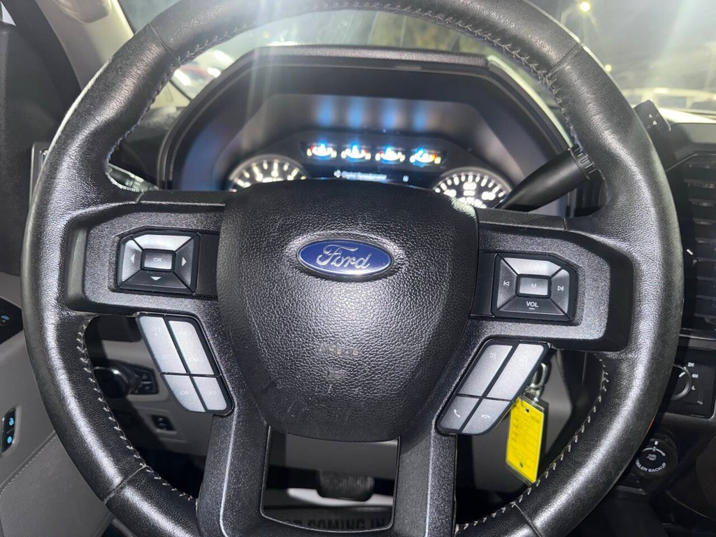 Ford F-150 Vehicle Full-screen Gallery Image 23