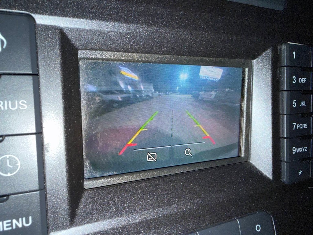 Ford F-150 Vehicle Full-screen Gallery Image 26