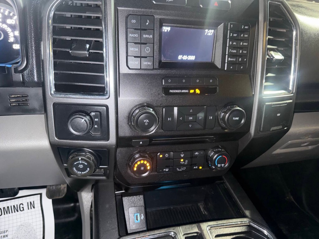 Ford F-150 Vehicle Full-screen Gallery Image 27