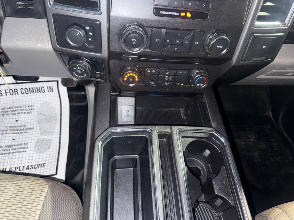 Ford F-150 Vehicle Full-screen Gallery Image 29