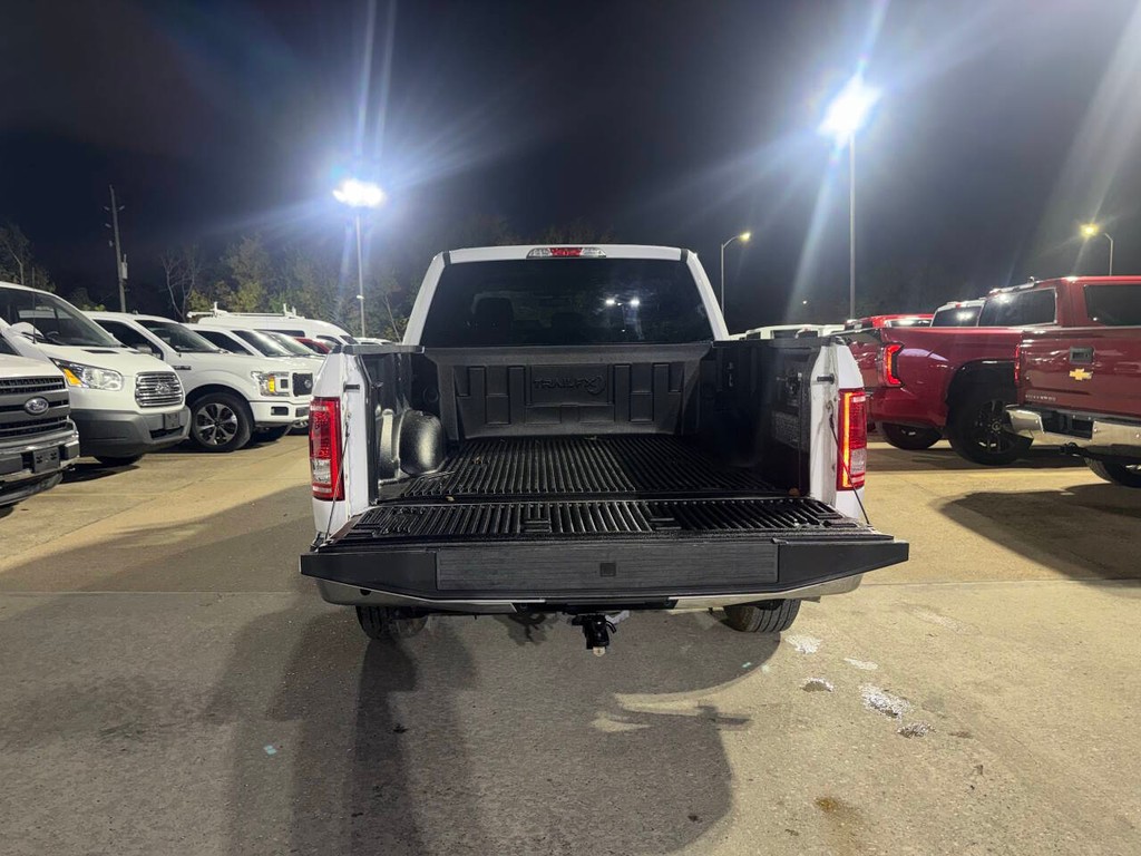 Ford F-150 Vehicle Full-screen Gallery Image 38