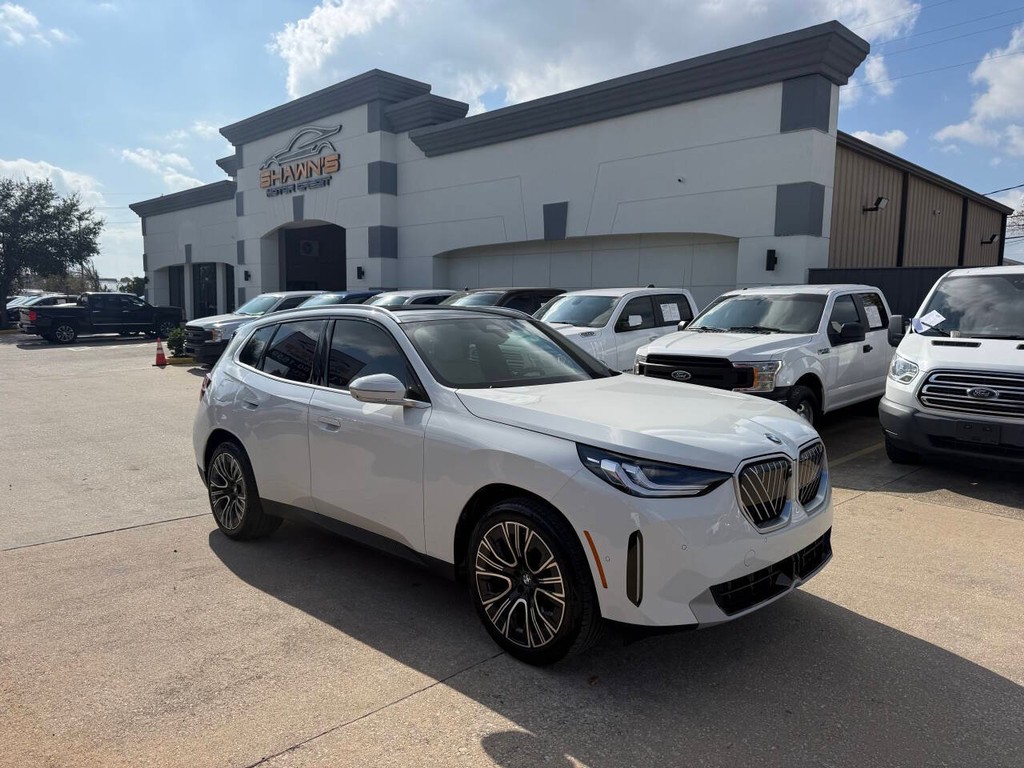 BMW X3 Vehicle Full-screen Gallery Image 02