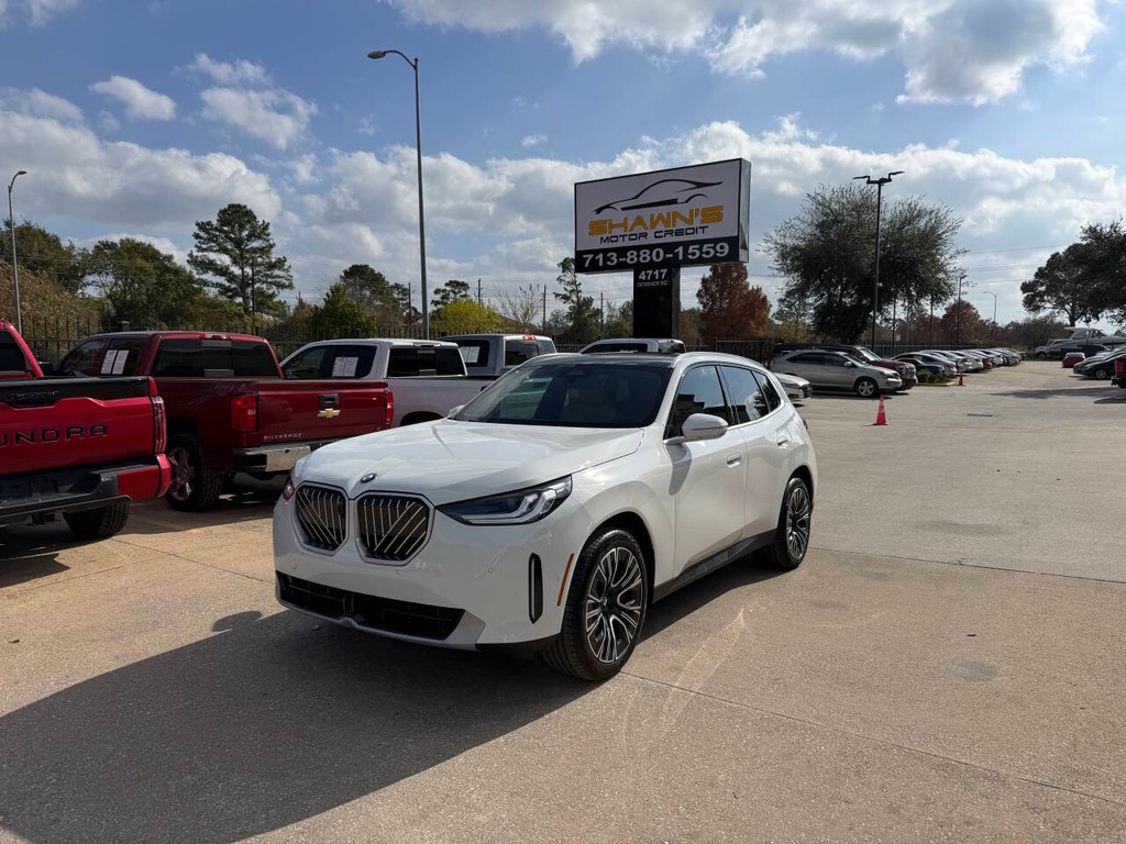 BMW X3 Vehicle Full-screen Gallery Image 03