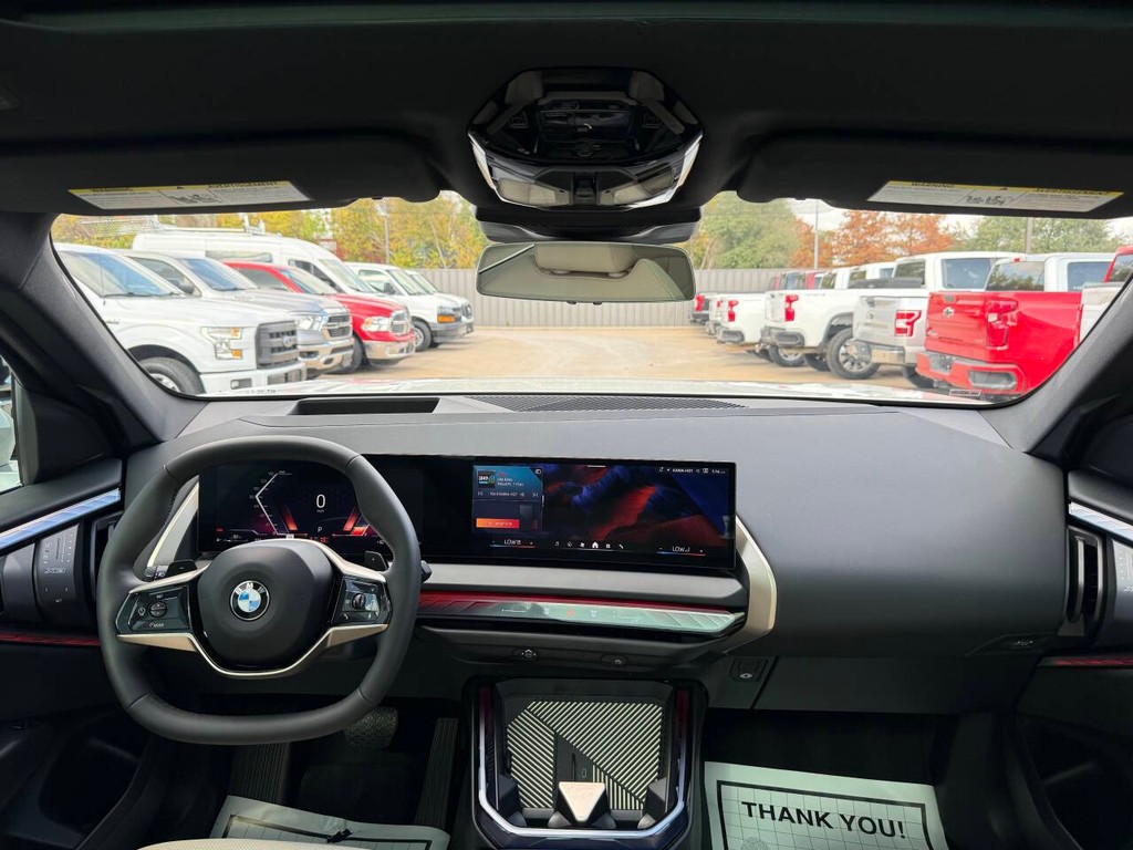 BMW X3 Vehicle Full-screen Gallery Image 17