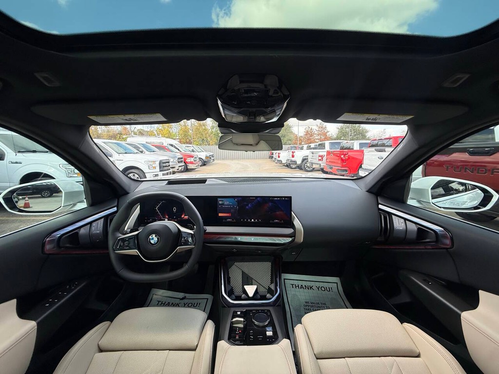 BMW X3 Vehicle Full-screen Gallery Image 18