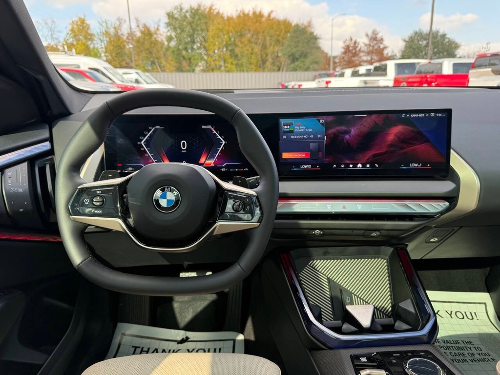 BMW X3 Vehicle Full-screen Gallery Image 21