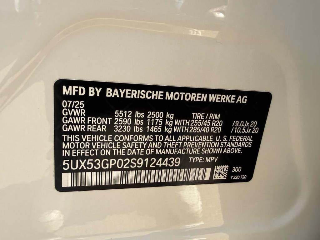 BMW X3 Vehicle Full-screen Gallery Image 34