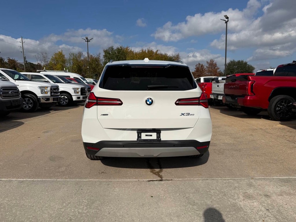 BMW X3 Vehicle Full-screen Gallery Image 40