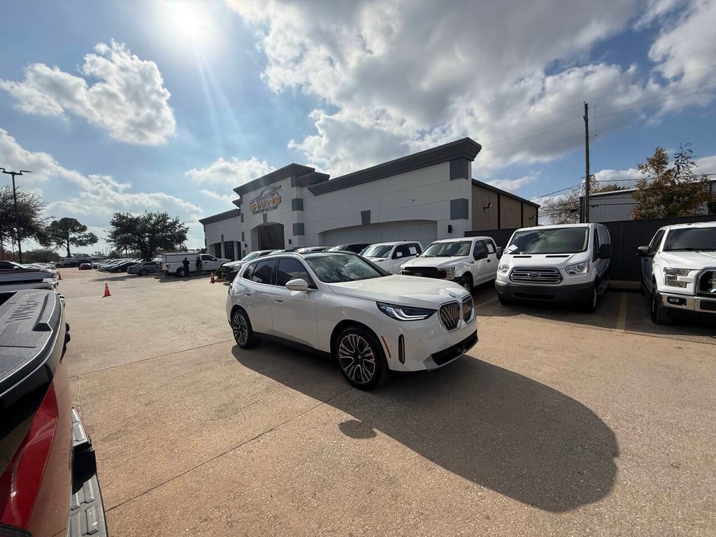 BMW X3 Vehicle Full-screen Gallery Image 45