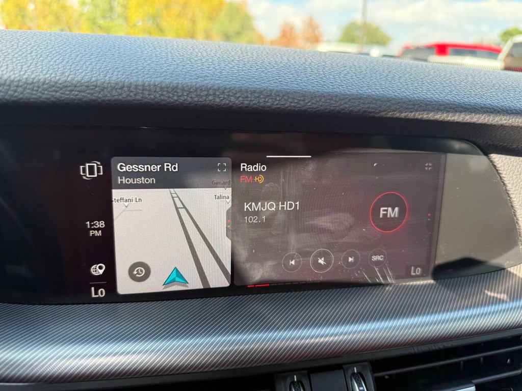 Alfa Romeo Stelvio Vehicle Full-screen Gallery Image 28