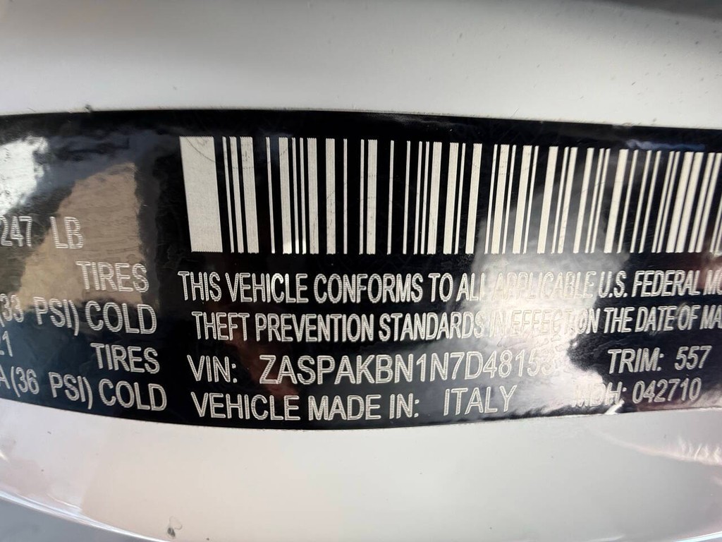 Alfa Romeo Stelvio Vehicle Full-screen Gallery Image 41