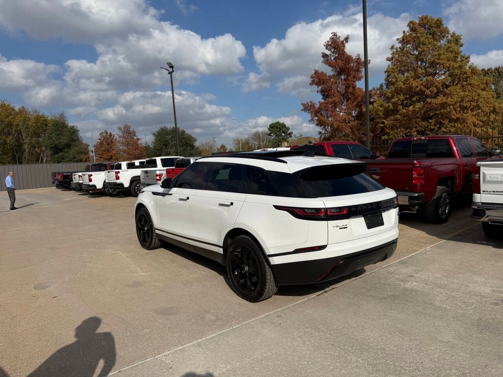 Land Rover Range Rover Velar Vehicle Full-screen Gallery Image 04