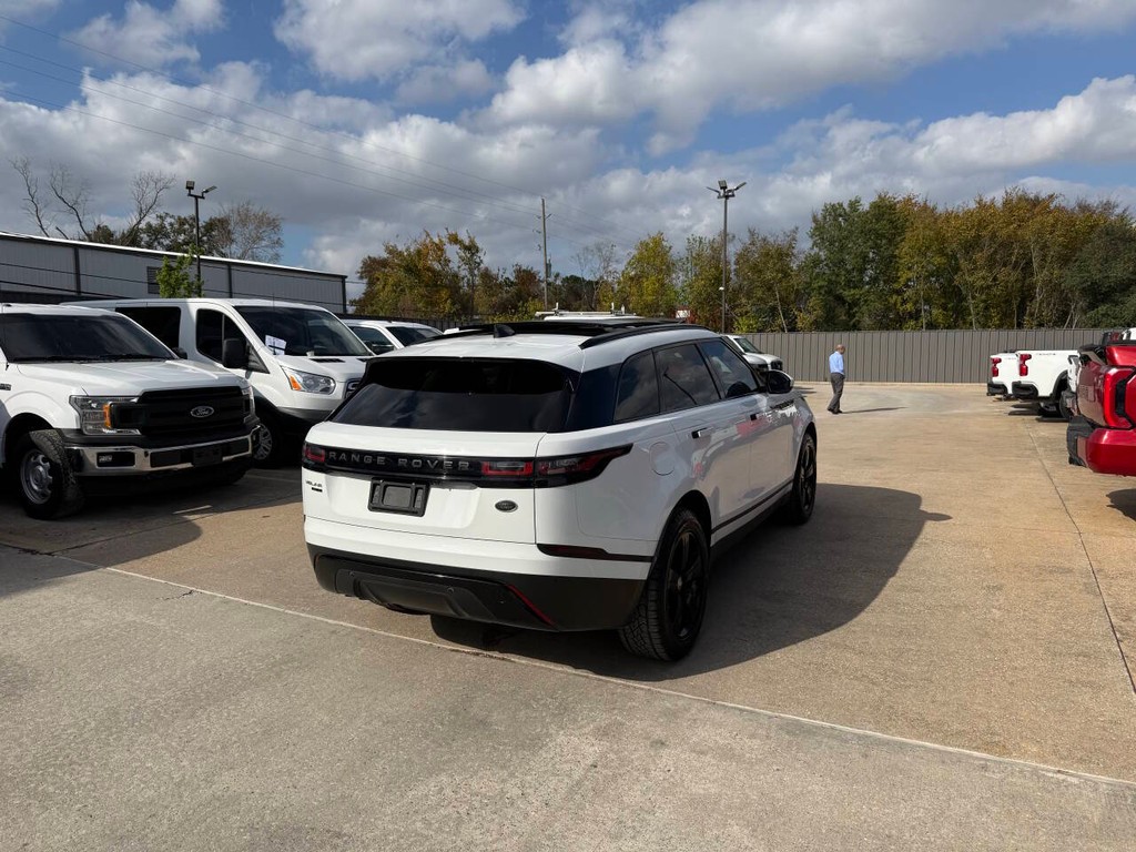 Land Rover Range Rover Velar Vehicle Full-screen Gallery Image 05