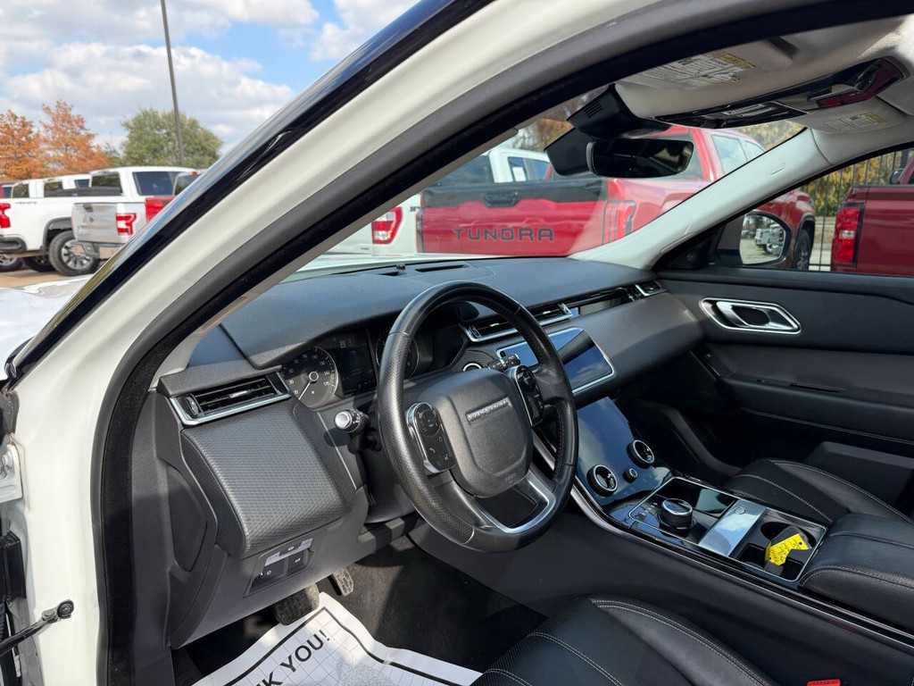 Land Rover Range Rover Velar Vehicle Full-screen Gallery Image 06