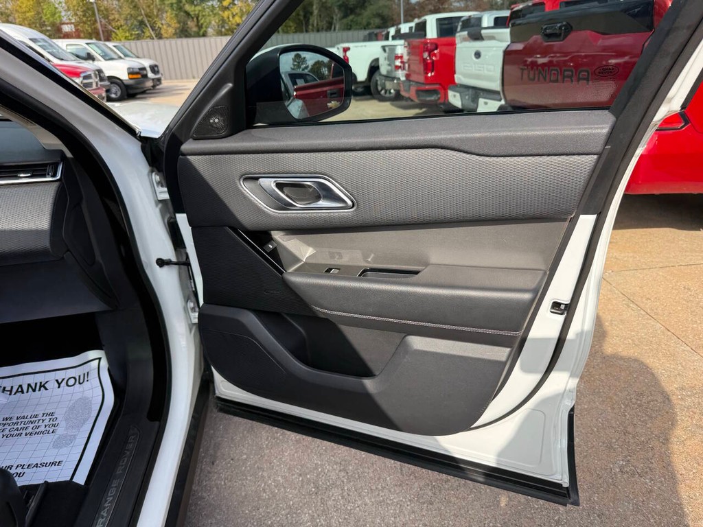 Land Rover Range Rover Velar Vehicle Full-screen Gallery Image 11