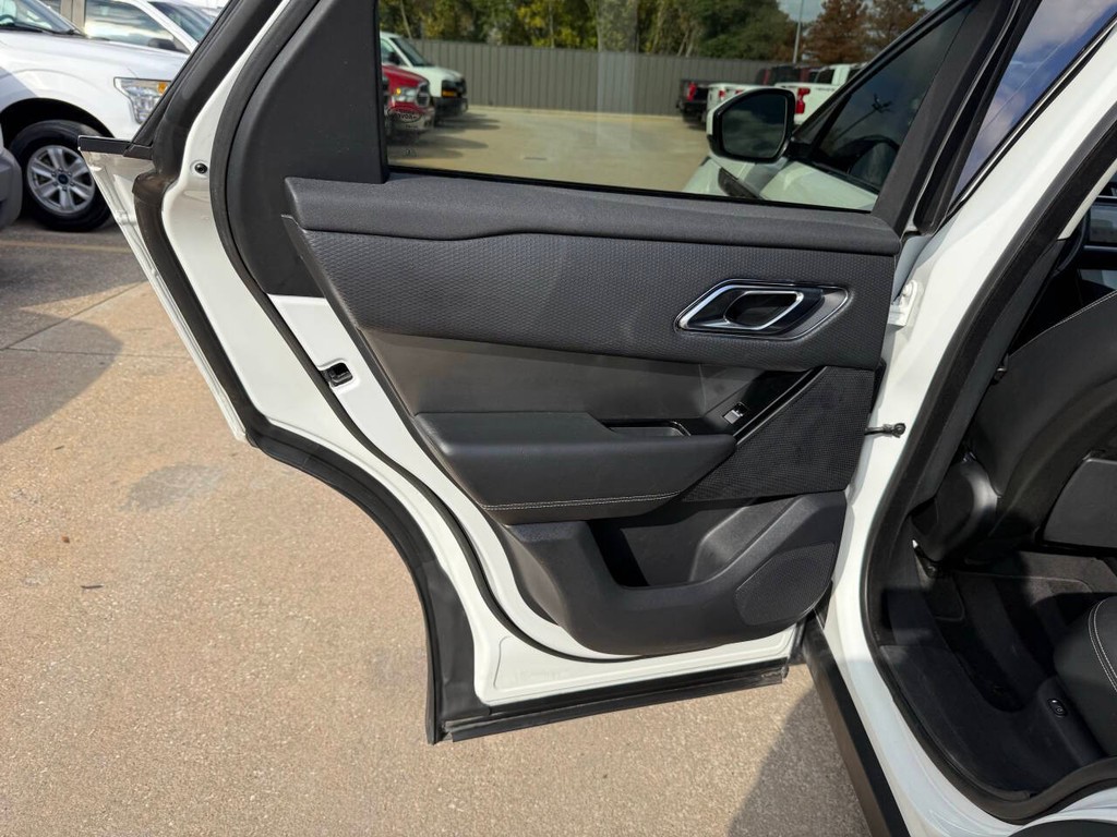 Land Rover Range Rover Velar Vehicle Full-screen Gallery Image 14