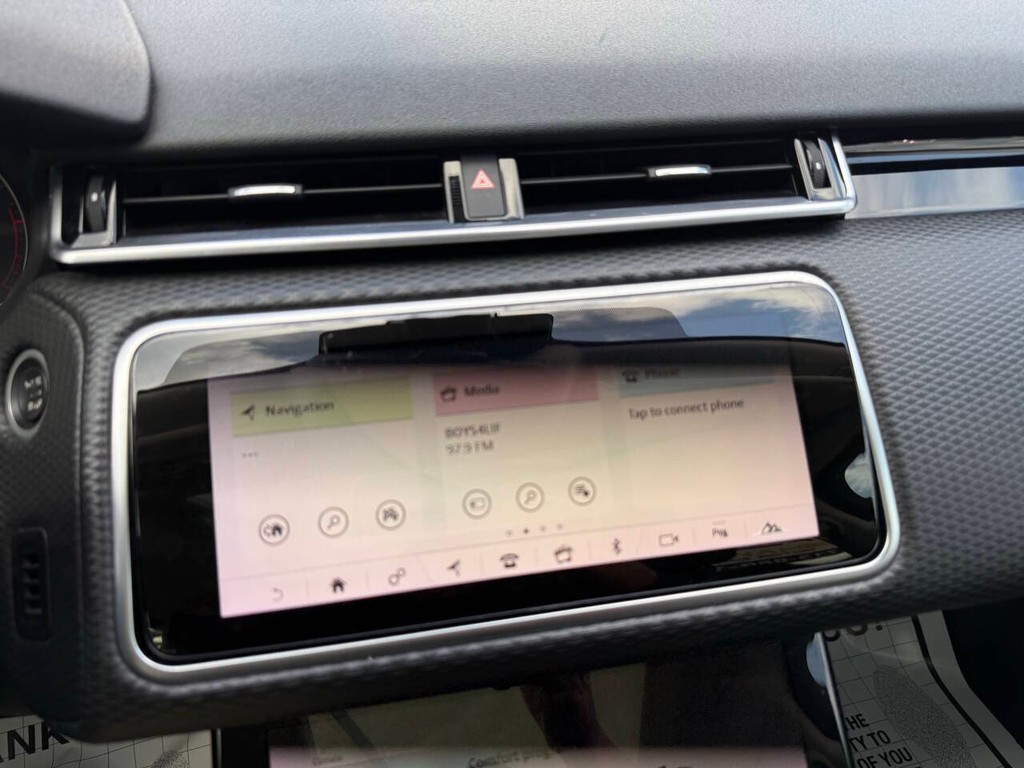 Land Rover Range Rover Velar Vehicle Full-screen Gallery Image 24