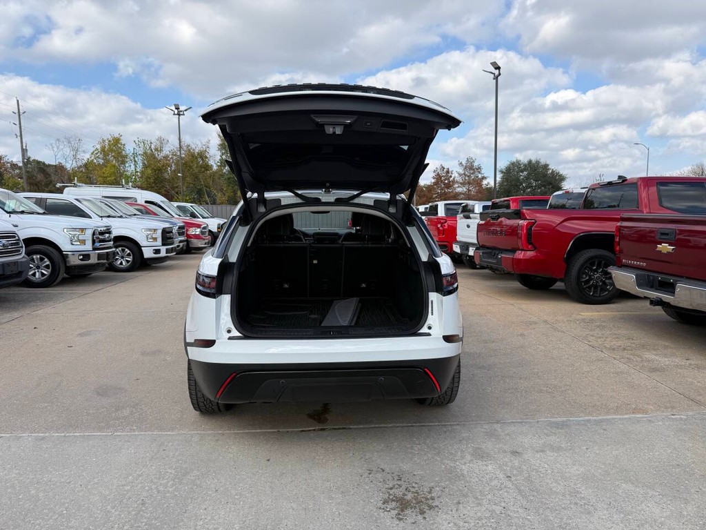 Land Rover Range Rover Velar Vehicle Full-screen Gallery Image 38