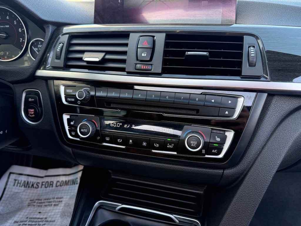 BMW 4 Series Vehicle Full-screen Gallery Image 24