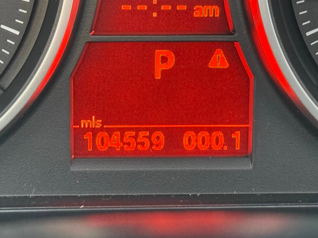 BMW 3 Series Vehicle Full-screen Gallery Image 34