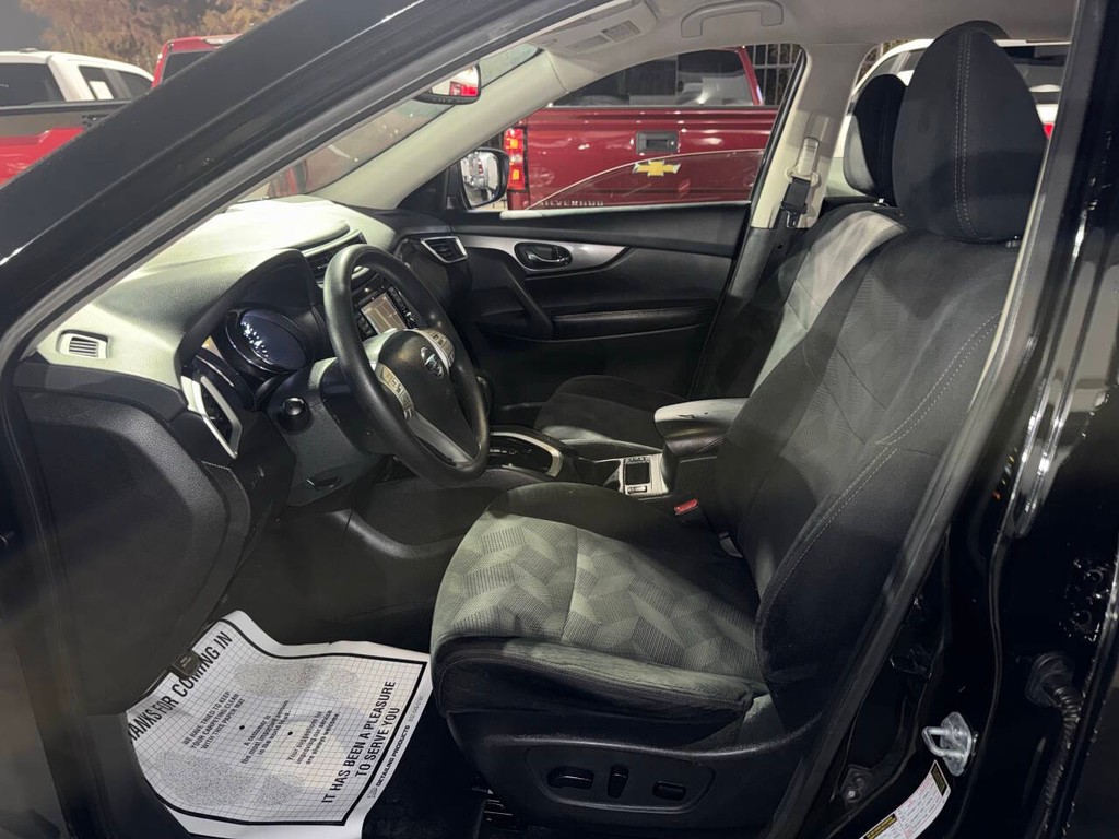 Nissan Rogue Vehicle Full-screen Gallery Image 07