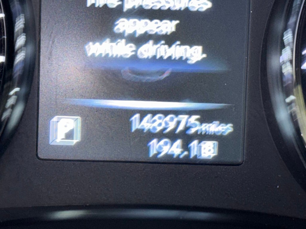 Nissan Rogue Vehicle Full-screen Gallery Image 32