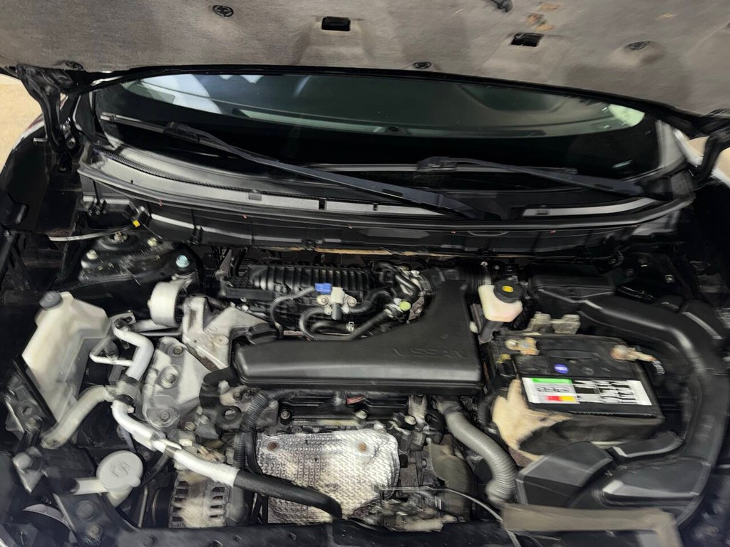 Nissan Rogue Vehicle Full-screen Gallery Image 34