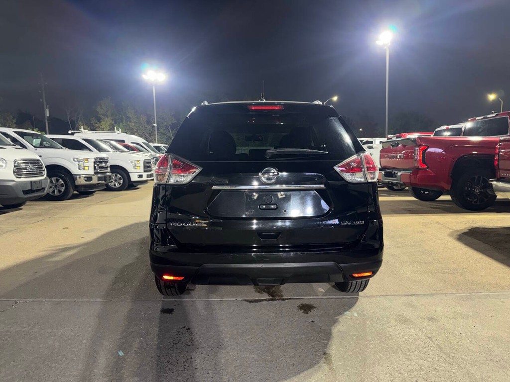 Nissan Rogue Vehicle Full-screen Gallery Image 38