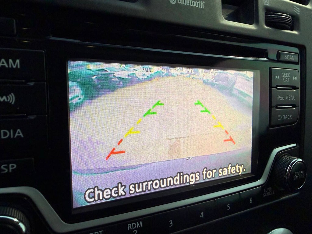 Nissan LEAF Vehicle Full-screen Gallery Image 24