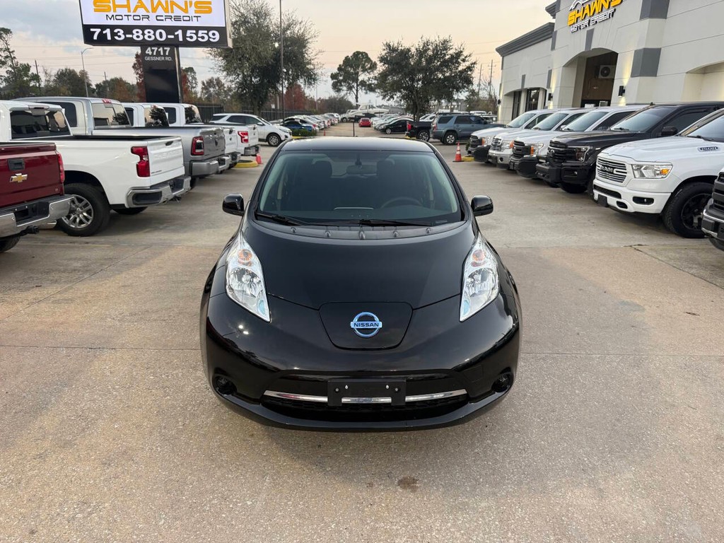 Nissan LEAF Vehicle Full-screen Gallery Image 39