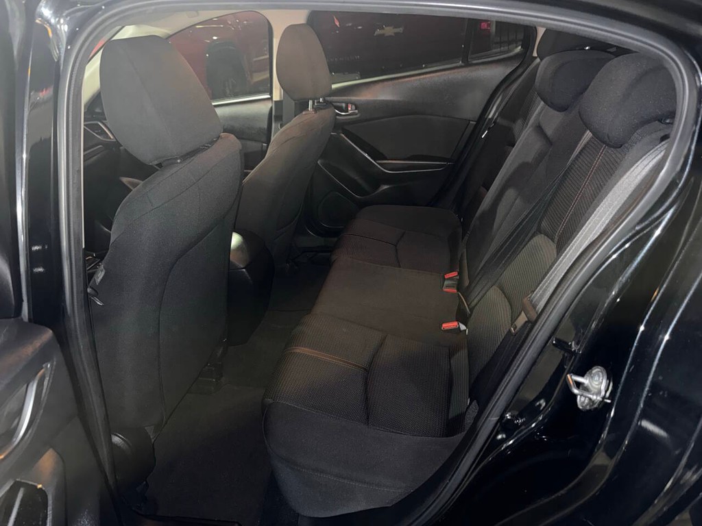 Mazda Mazda3 Sedan Vehicle Full-screen Gallery Image 13