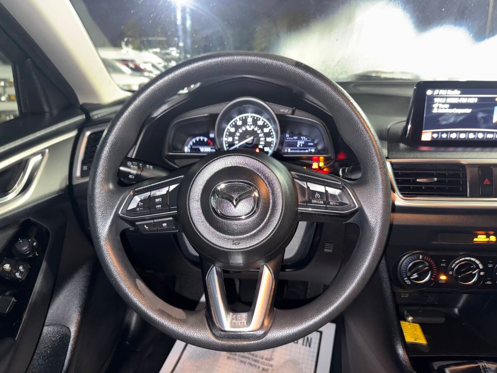 Mazda Mazda3 Sedan Vehicle Full-screen Gallery Image 22