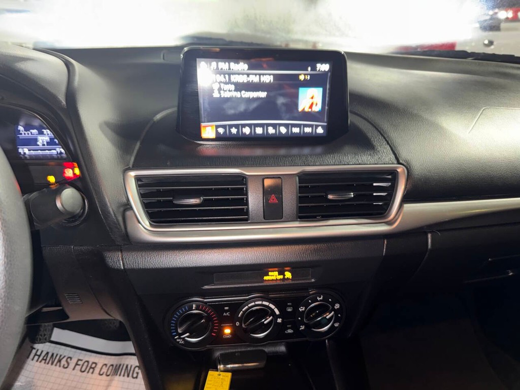 Mazda Mazda3 Sedan Vehicle Full-screen Gallery Image 24