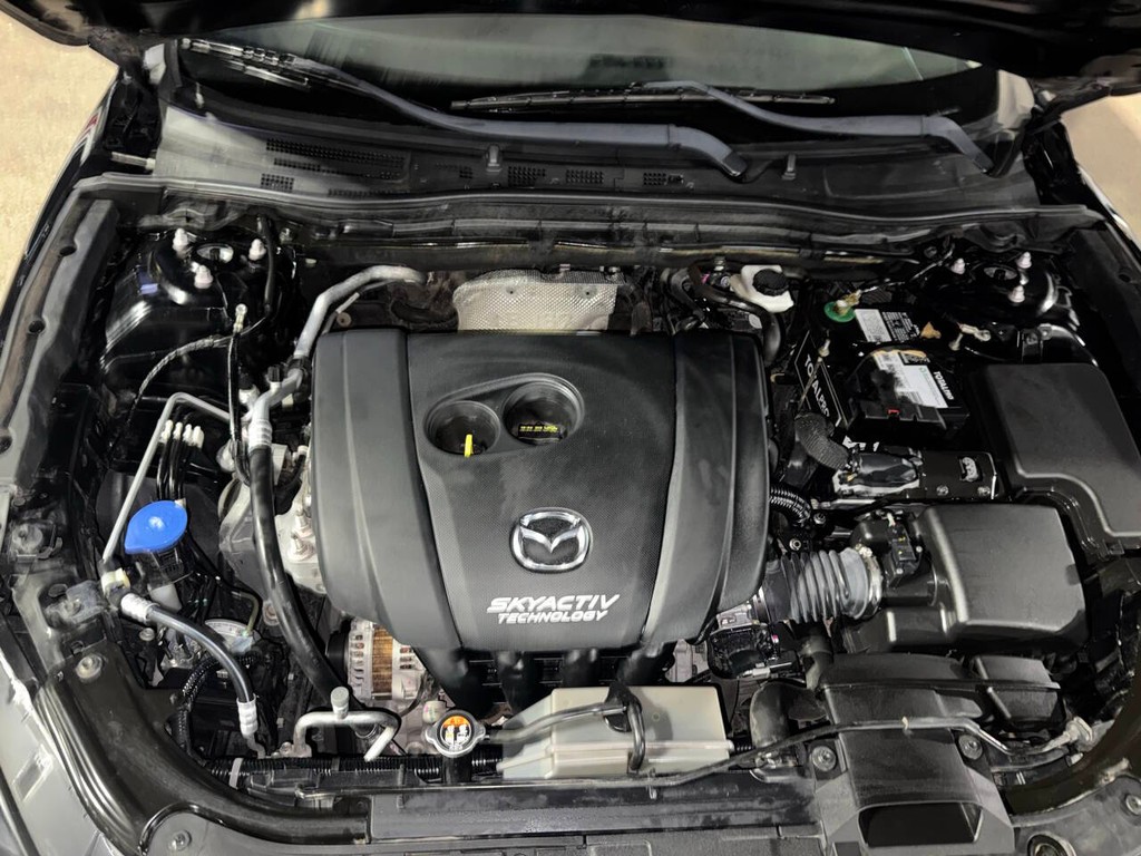 Mazda Mazda3 Sedan Vehicle Full-screen Gallery Image 33