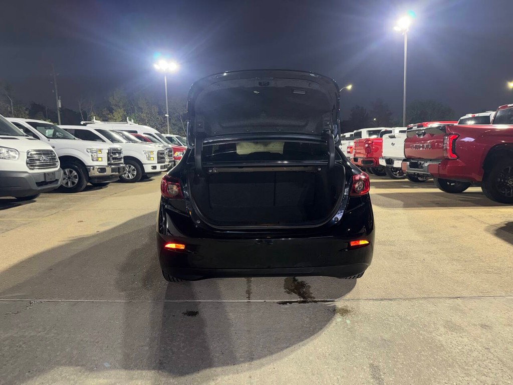 Mazda Mazda3 Sedan Vehicle Full-screen Gallery Image 35