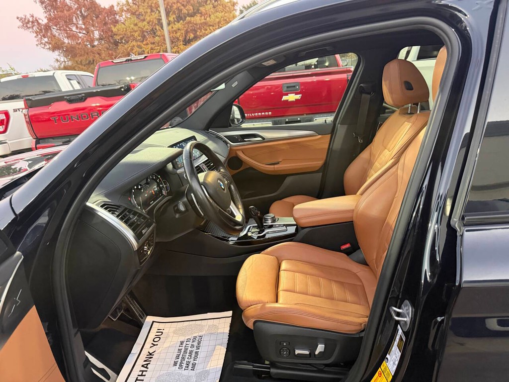 BMW X3 Vehicle Full-screen Gallery Image 07