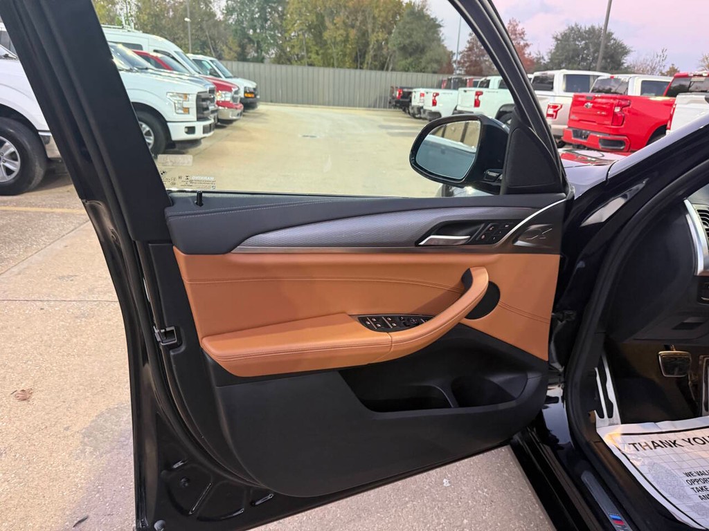 BMW X3 Vehicle Full-screen Gallery Image 08