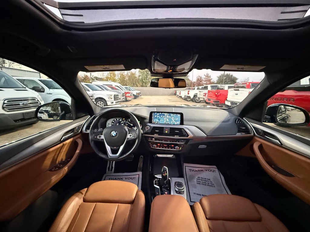 BMW X3 Vehicle Full-screen Gallery Image 19