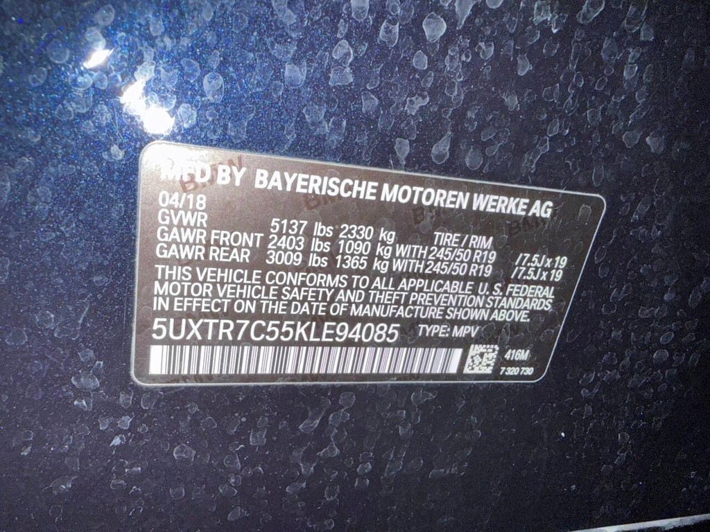 BMW X3 Vehicle Full-screen Gallery Image 25