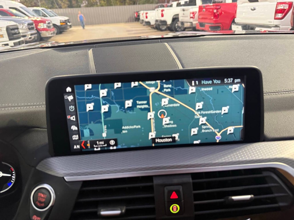 BMW X3 Vehicle Full-screen Gallery Image 27