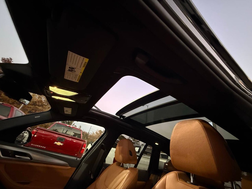 BMW X3 Vehicle Full-screen Gallery Image 33