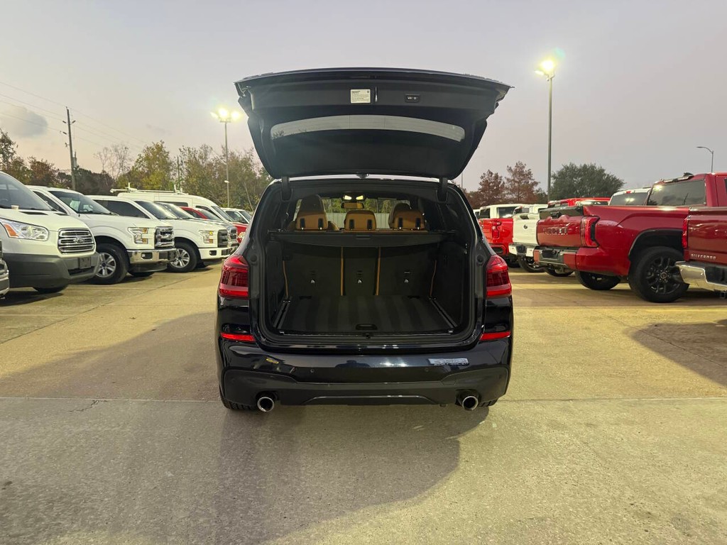 BMW X3 Vehicle Full-screen Gallery Image 38