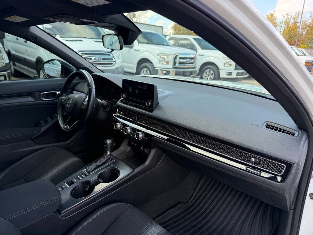 Honda Civic Sedan Vehicle Full-screen Gallery Image 09