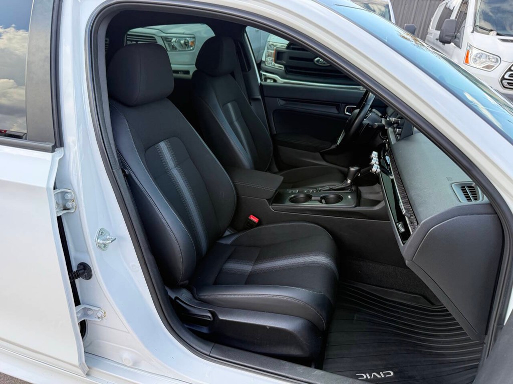 Honda Civic Sedan Vehicle Full-screen Gallery Image 10