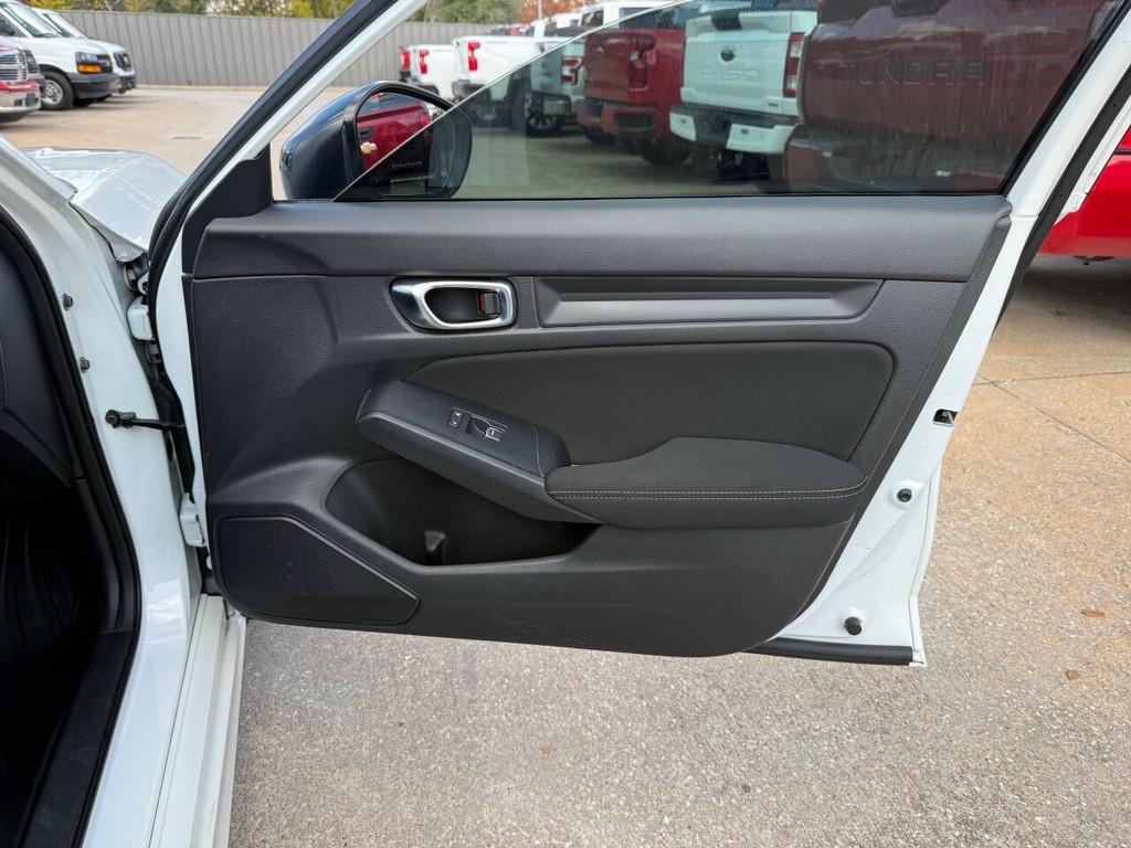 Honda Civic Sedan Vehicle Full-screen Gallery Image 11