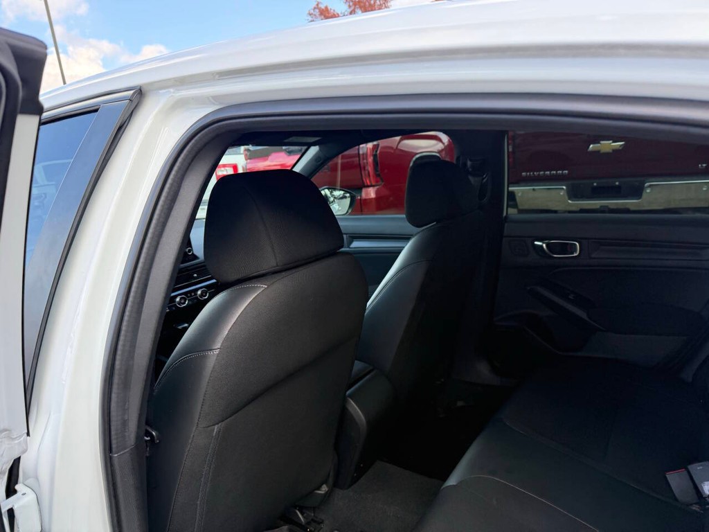 Honda Civic Sedan Vehicle Full-screen Gallery Image 12